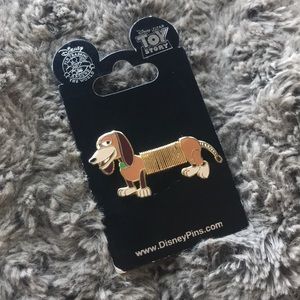Slinkydog Disney pin 🐶